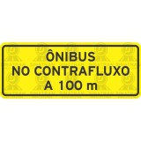 Ônibus no contrafluxo a 100 m 